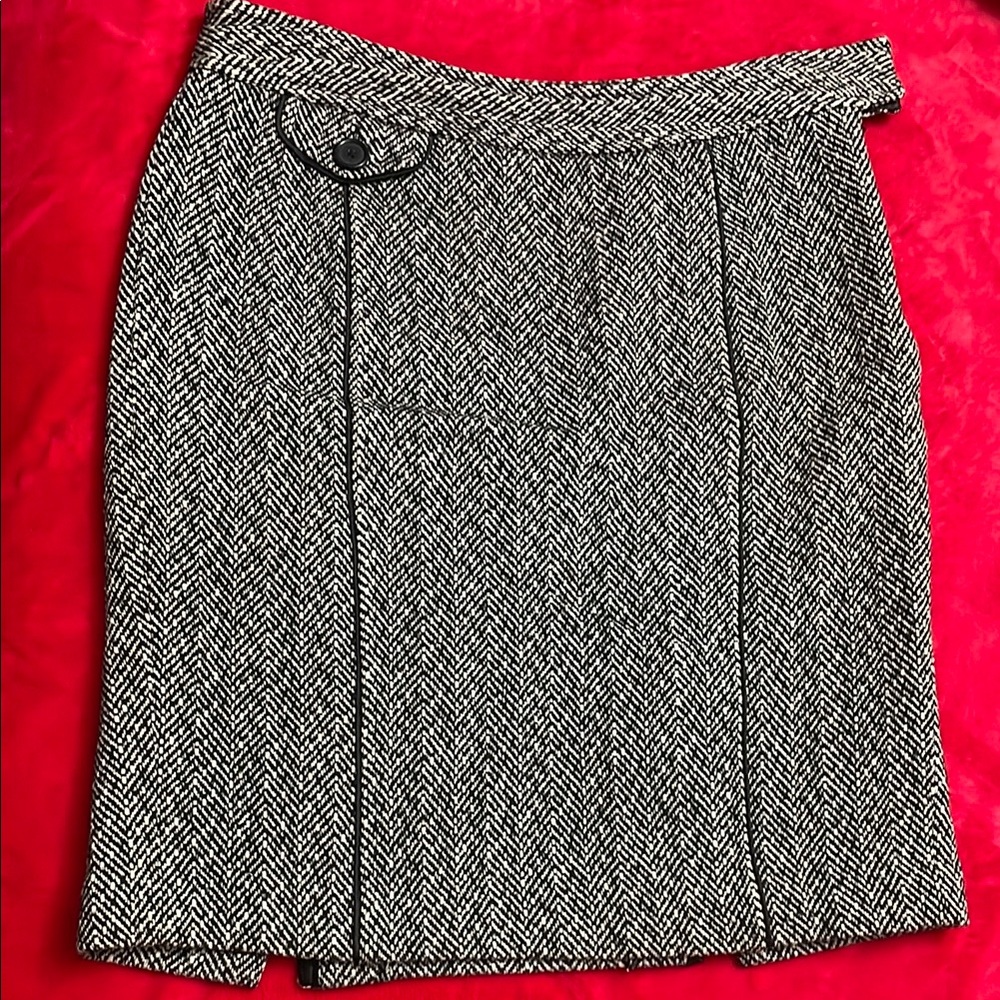 Ann Taylor Black and White Knee-Length Pencil Skirt for Work